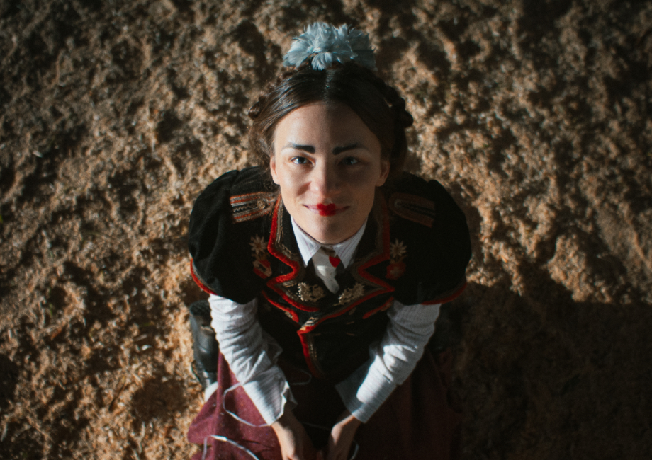 Aisha Can’t Fly Away